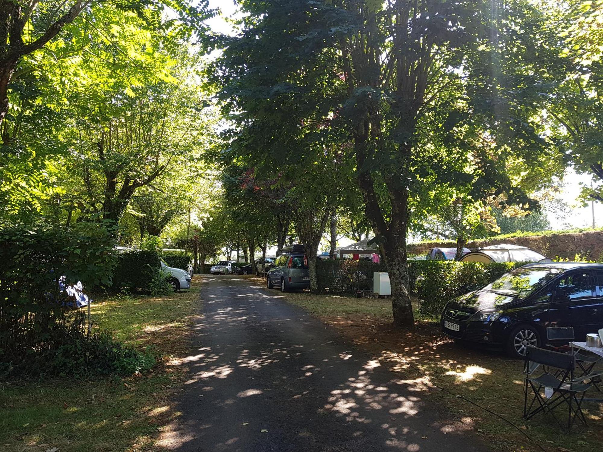 Camping Le Pigeonnier Saint-Crepin-et-Carlucet ภายนอก รูปภาพ