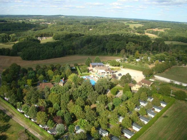 Camping Le Pigeonnier Saint-Crepin-et-Carlucet ภายนอก รูปภาพ